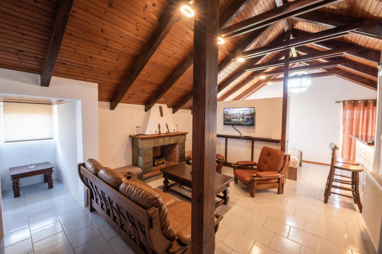 Villa Georgina B&B カタコロン エクステリア 写真