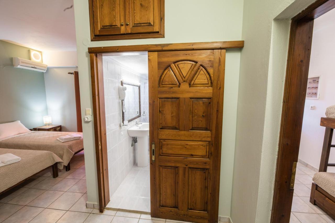 Villa Georgina B&B カタコロン エクステリア 写真