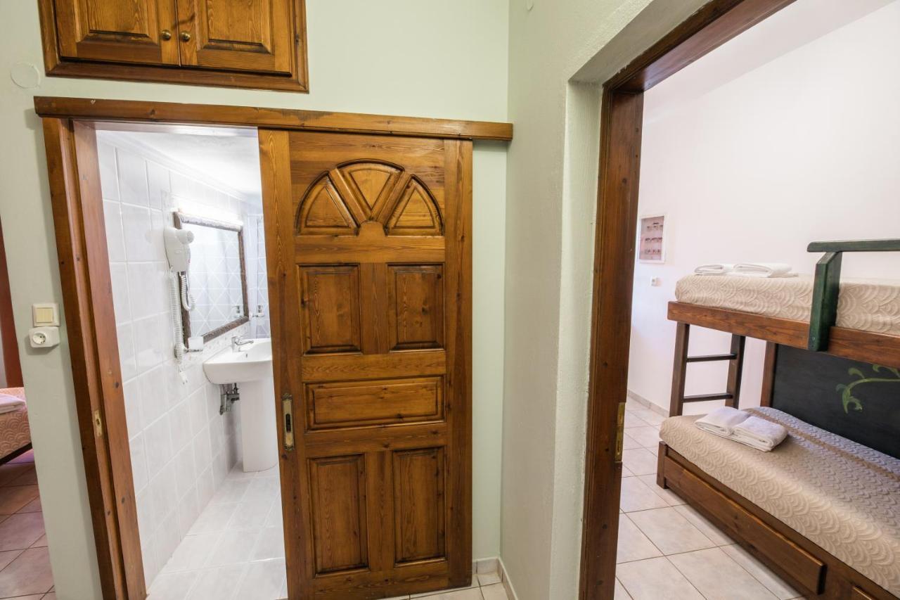 Villa Georgina B&B カタコロン エクステリア 写真
