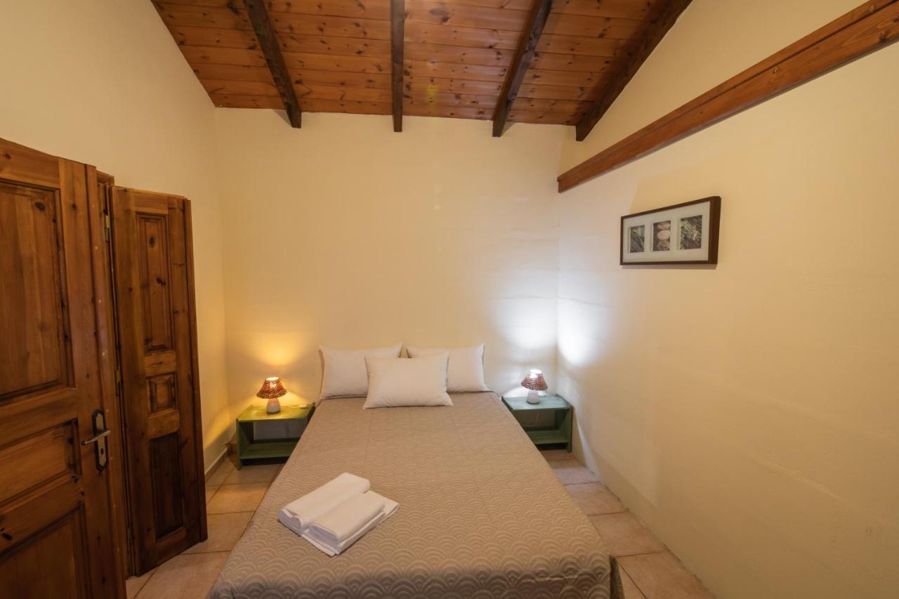 Villa Georgina B&B カタコロン エクステリア 写真