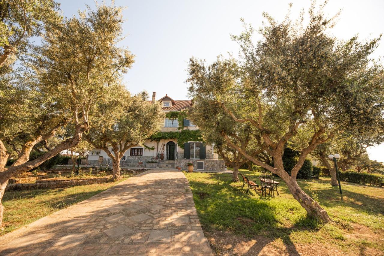Villa Georgina B&B カタコロン エクステリア 写真