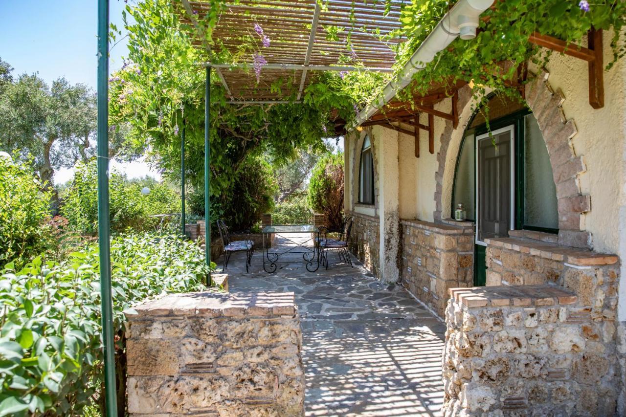 Villa Georgina B&B カタコロン エクステリア 写真